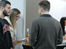 Млади хора търсят работа в големи компании в Пловдив