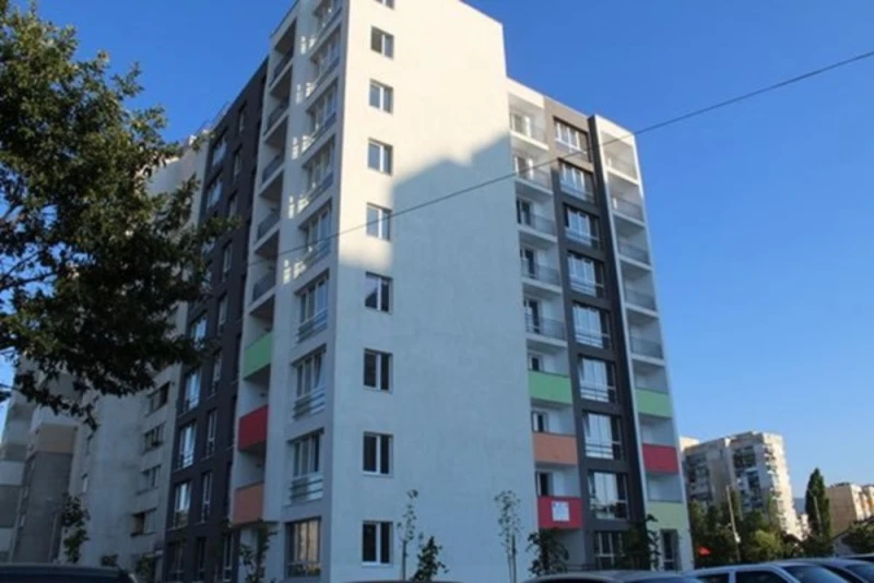Пазарът на имоти в България се намира в златната среда