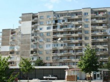 80 на сто от входовете без домоуправители
