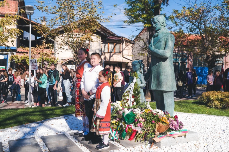 Поредица от събития са посветени в Ямбол на Деня на народните будители