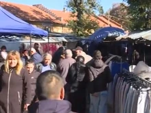 Масово предпочетоха да пазаруват кокошки и гащи пред това да гласуват