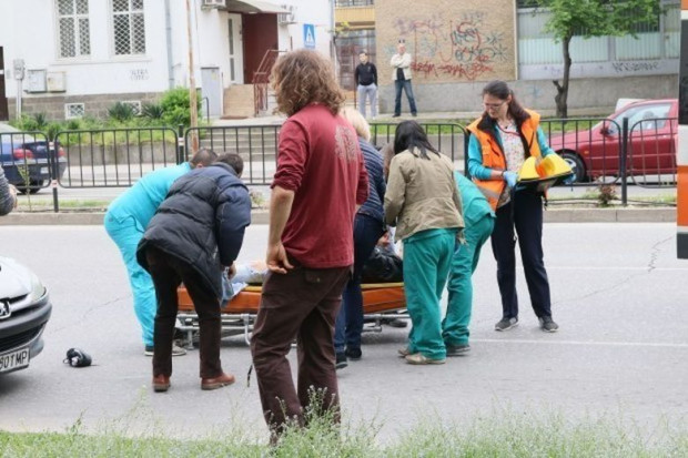 Момче и момиче са блъснати на пешеходна пътека в Пловдив