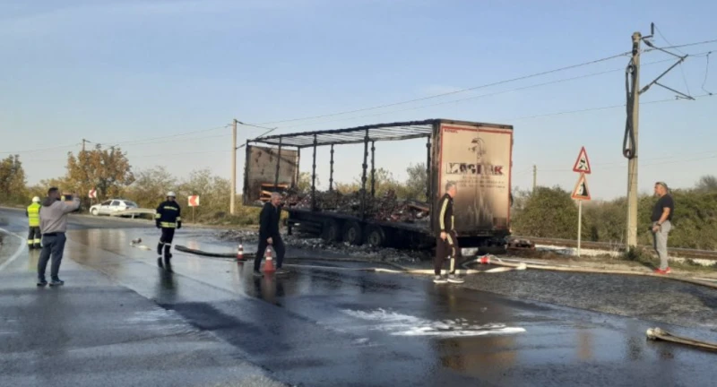 ТИР с алкохол пламна на пътя между Русе и Велико Търново