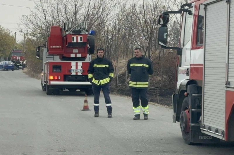 Много пожарни и полиция край депото за утайки на ВиК Пловдив