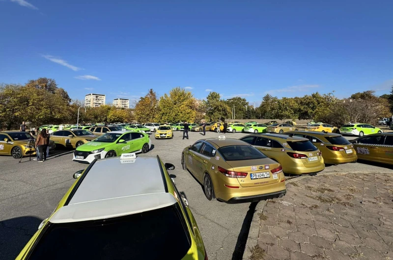 Паркинг в Пловдив пожълтя и позеленя от таксита
