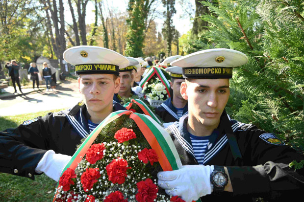 Всяка година на Архангелова мъжка задушница Българската армия провежда военни