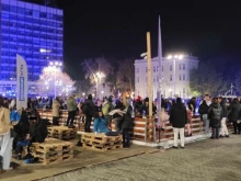 Огромна ледена пързалка правят в Пловдив, около нея - хапване и пийване