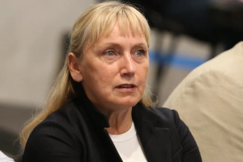 Йончева отговори на роднините на пленените моряци