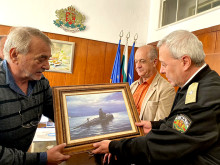 Съюзът на подводничарите награди началника на Морско училище във Варна