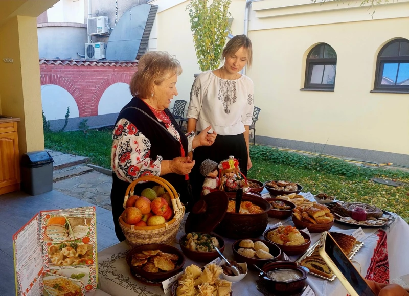 Традициите в украинското кулинарно изкуство бяха представени с ароматни и вкусни блюда в Бургас.