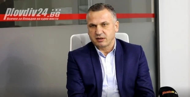 Иван Стоянов оцеля засега