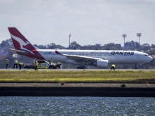 В Австралия приземиха аварийно самолет Boeing 737 заради повреда в двигателя