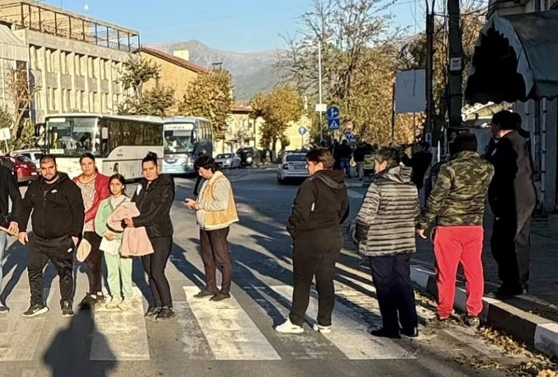 Повече от три часа жители на Кочериново протестираха заради безводието