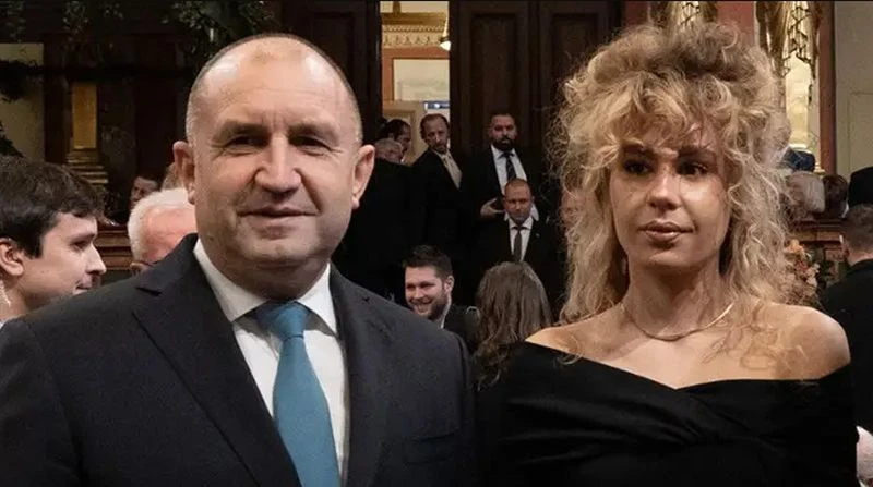 Намериха работа на щерката на президента