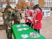 Фотоизложба по повод празника на Сухопътни войски бе представена в Смолян