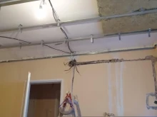 Нова дограма и изолация на таванa с гипсокартон и вата, за да задържим топлината в дома