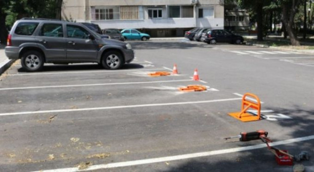 В Пловдив вдигат такса смет, платеното паркомясто пред блока скача тройно