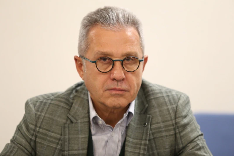 Йордан Цонев: Доган не беше съгласен Пеевски да е председател