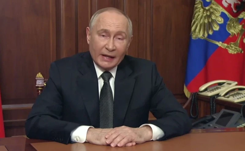 Путин обяви, че Русия е изстреляла балистична ракета от нов тип по Украйна