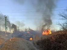 Пожар бушува в западната част на Пловдив