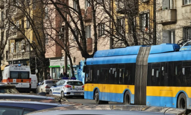 Шофьор на тролей в София беше пребит от пътник 