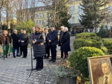 Вицепрезидентът Йотова бе гост на откриването на паметник на акад. Благовест Сендов