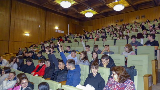 Младеж от Велико Търново може да е следващият български астронавт