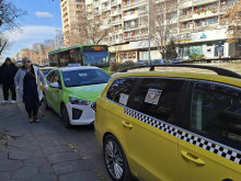 Шофьори на таксита протестираха в Пловдив