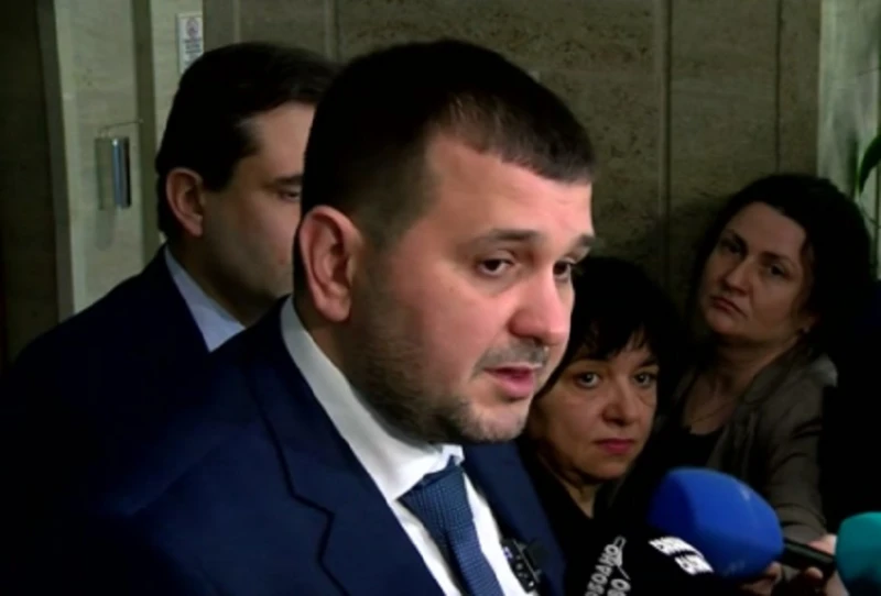 Пловдивски депутат от ДБ огласи тяхна оферта към ГЕРБ и БСП