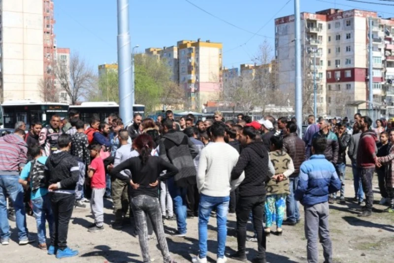 Социолог: Ромите, които живеят в "Столипиново", са едва 10 процента, останалите са турци