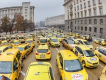 Първо във "Фокус": Таксиметровите шофьори замразяват протеста си, блокади по Коледа няма да има