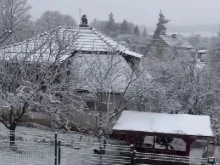 Снежна приказка край София, вижте къде пейзажът побеля