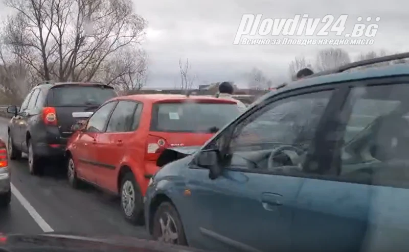 Верижна катастрофа до Пловдив, три коли се помляха