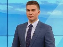 Дамите в БНТ готови на всичко, за да имат синеокия Симеон Иванов