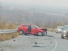 Катастрофа затвори пътя Пазарджик - Пещера, мъж и жена са в болница