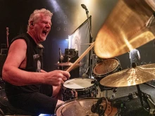 Ето го новия член на Iron Maiden, заменил напусналия