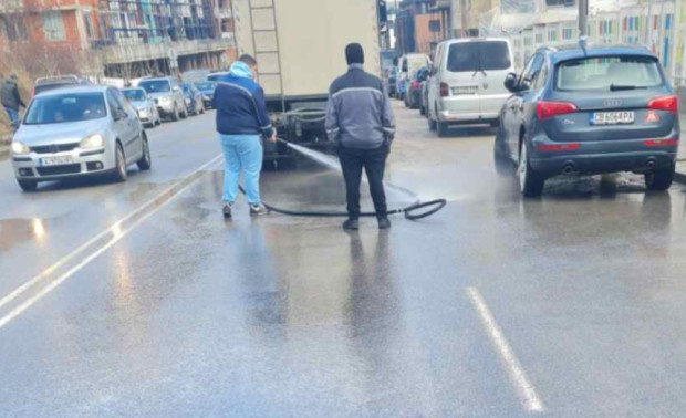 В район "Студентски": Допълнително е възложено измиване на ул. "Живко Сталев"