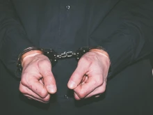 Арестуваха българин за нелегален внос на фалшиви маркови дрехи