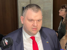 Пеевски за Кирил Петков: Наркозависим е