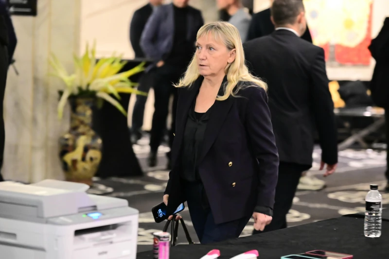 Елена Йончева реагира остро към решението на президента за ДПС-НН: Ясен сигнал за налагане на еднолична власт