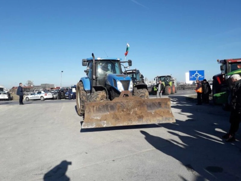 Земеделци ще протестират с тракторите пред парламента, ако в Бюджет 2025 не се включат парите за напояване и за Украйна