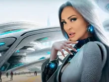 AI навлезе и в попфолка, Глория и Ани Хуанг с дебют