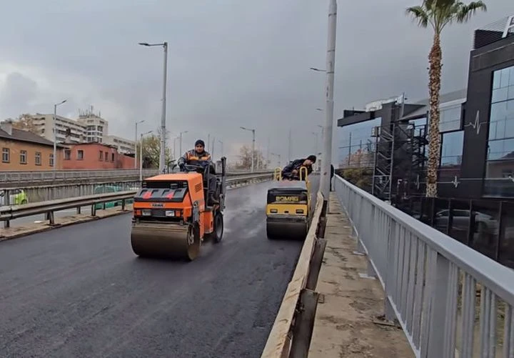 Бетонният мост е напълно асфалтиран