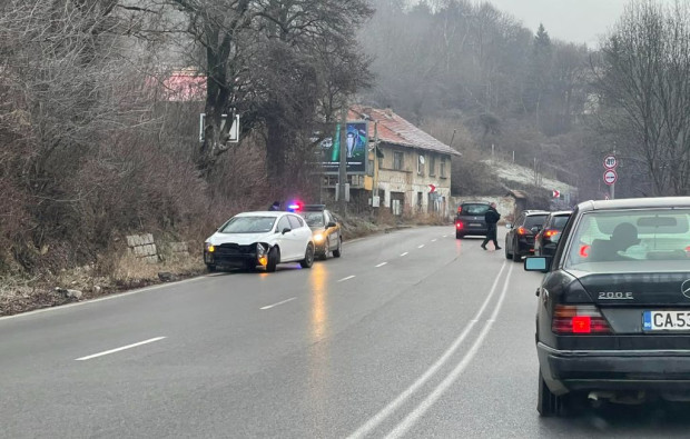 Катастрофа в района на "Черния кос" до входа на софийското село Владая