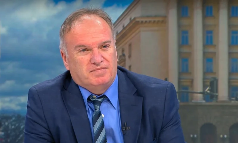 Проф. Владимир Чуков за Сирия: Големият костелив орех са кюрдите