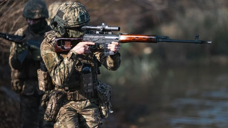 Боец от ВСУ: Скоро всички пътища от Велика Новоселка може да бъдат прекъснати