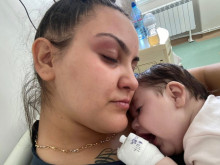 Зов за помощ: България се обединява за бебе Ния, която страда от рядка генетична болест и застрашава живота й