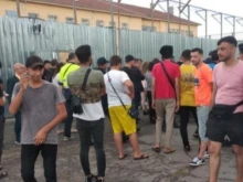 "Гардиън": България прави опити да изгони сирийците, след като падна режима на Башар Асад