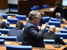 Депутатите с по-малка коледна ваканция