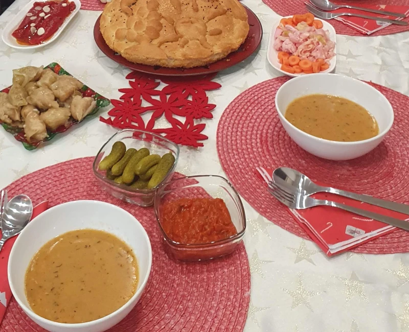 Защо не раздигаме масата за Бъдни вечер?